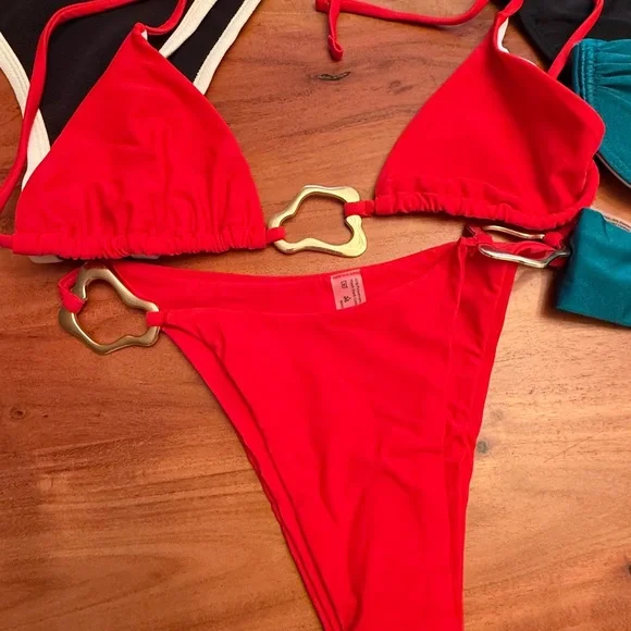 4 bikini sets - Picture 4 of 5